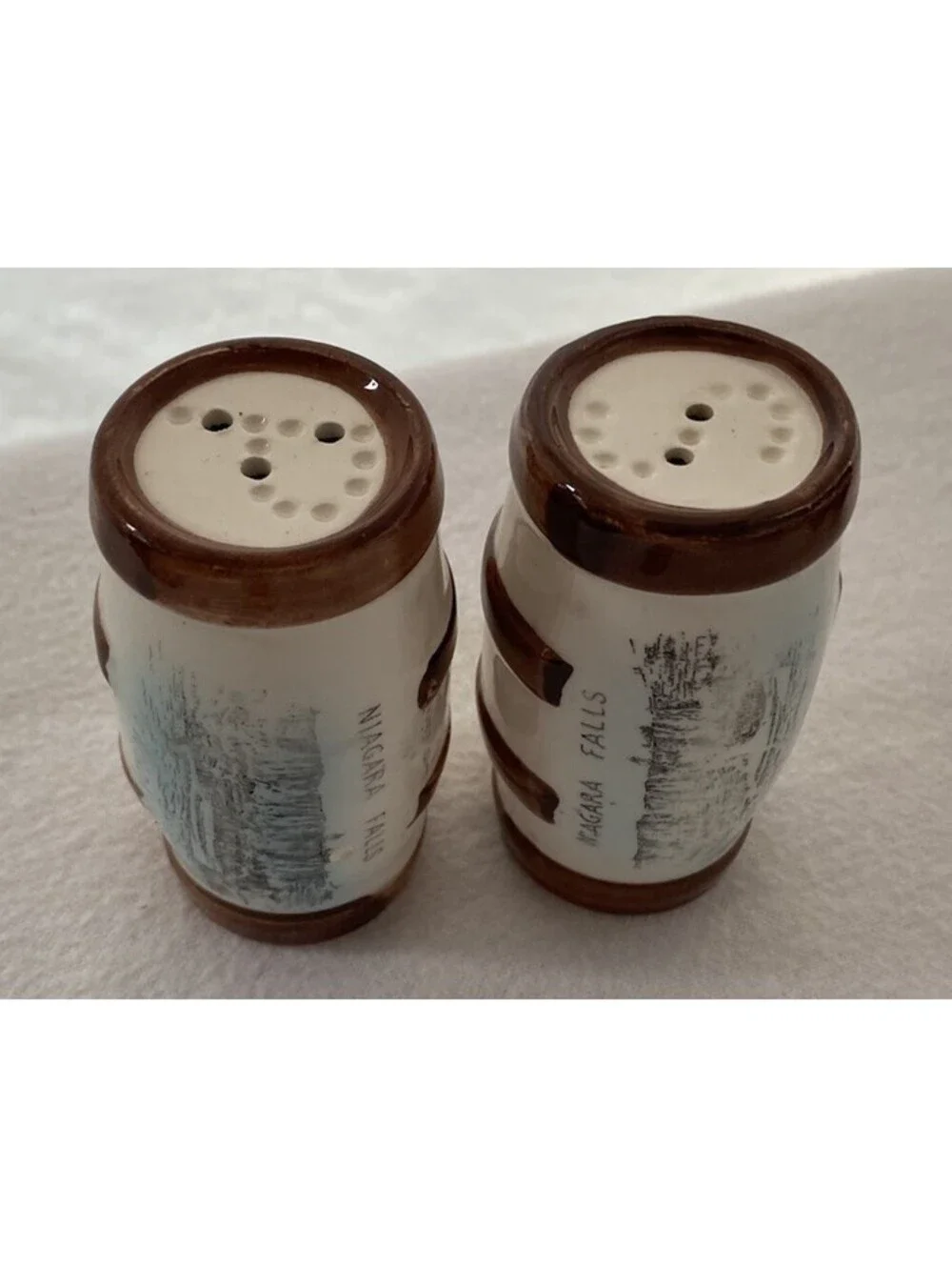 Vintage 1950s Salt & Pepper Shakers- Niagara Falls Canada- Barrels- Japan ~ 3”